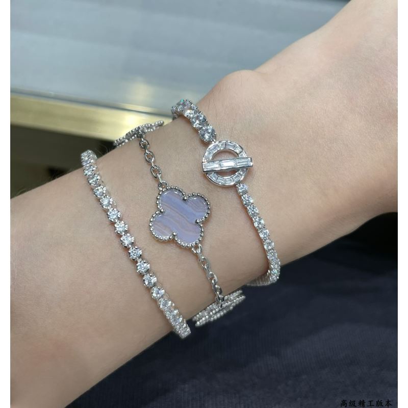 H**mes bracelets